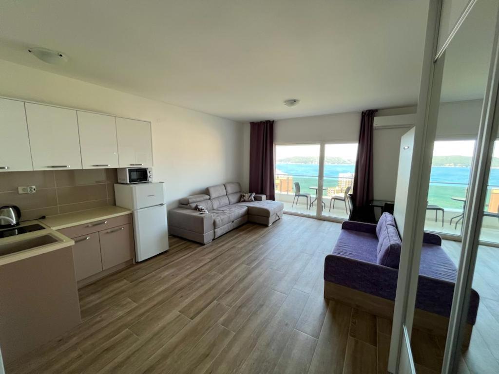 Apartments Gc 3 Rafailovici Ngoại thất bức ảnh