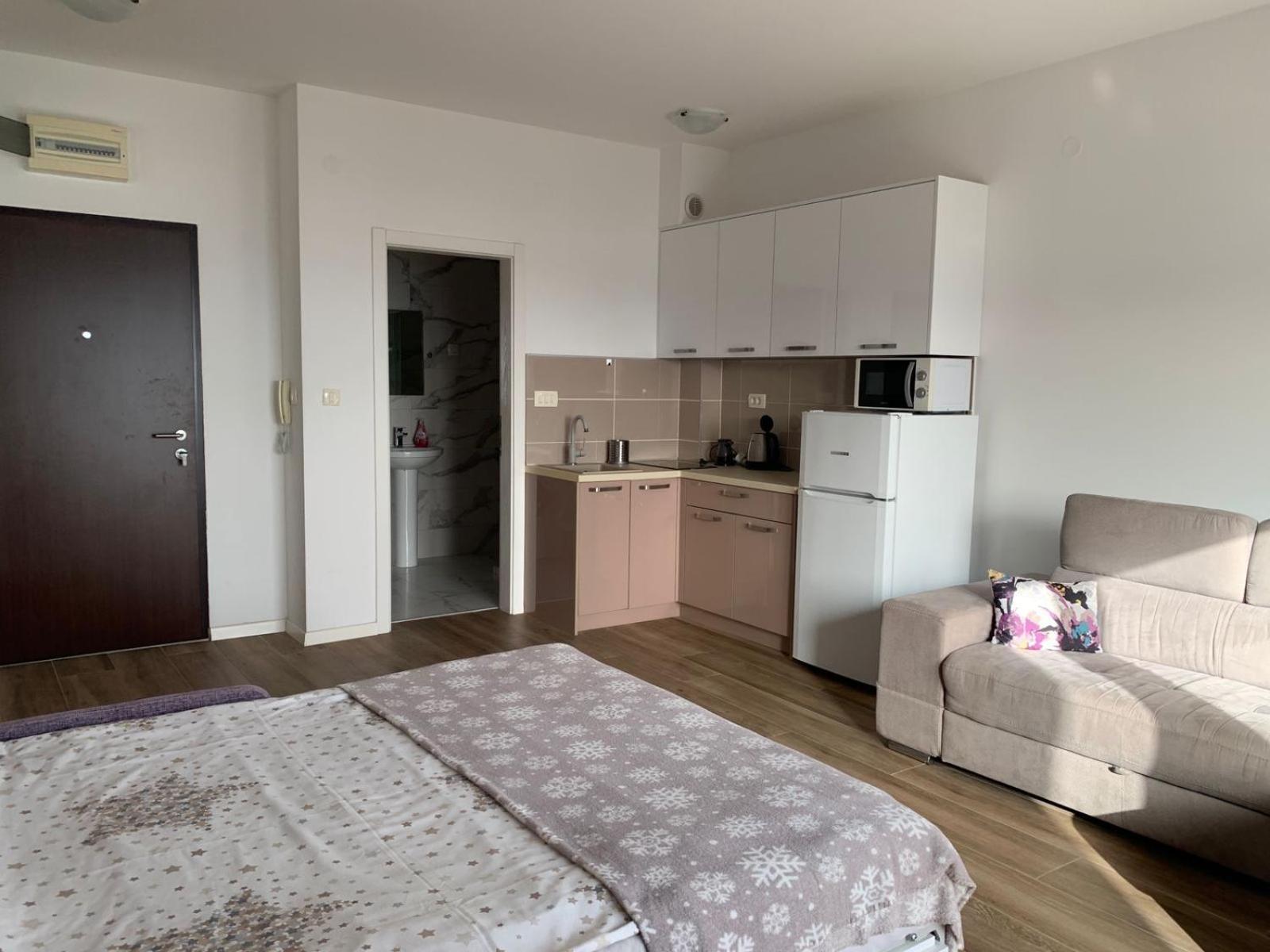 Apartments Gc 3 Rafailovici Ngoại thất bức ảnh